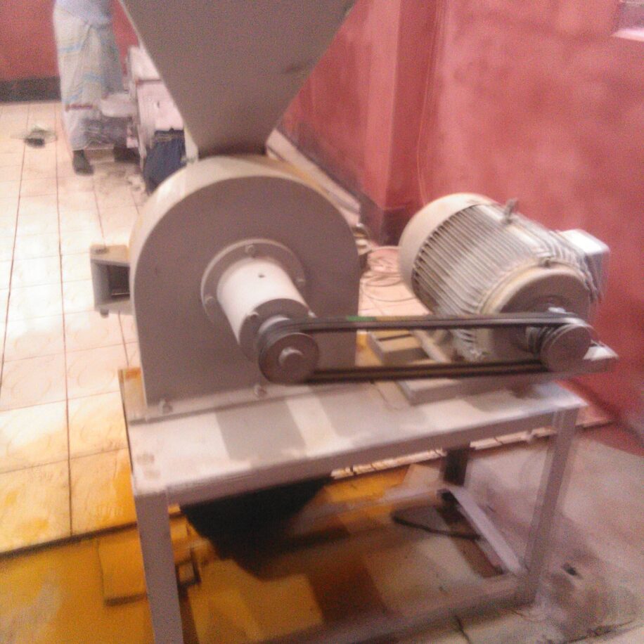 Crusher Machine Stainless Steel Hydraulic machine Bangladesh, Auto